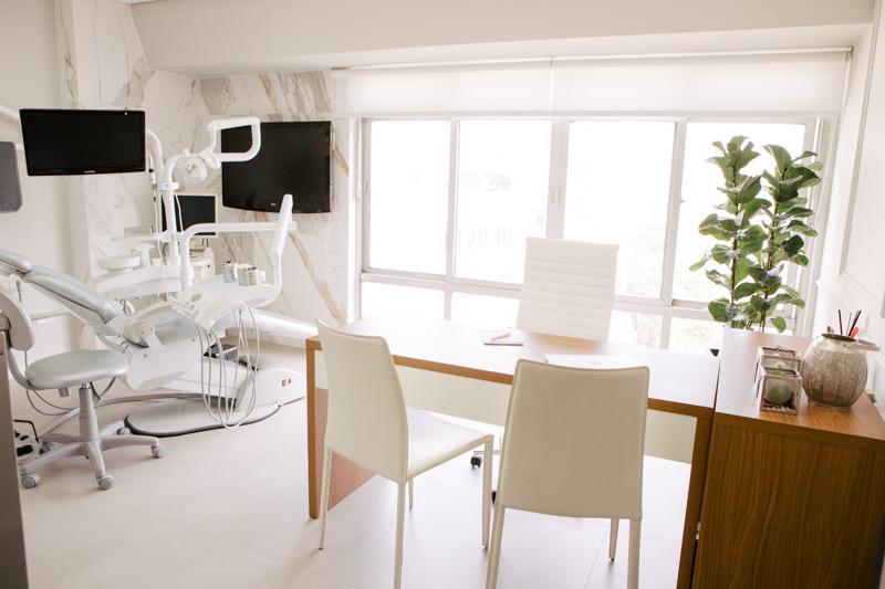 Consultório odontológico do Dr. Pedro Castro na Bela Vista, São Paulo.